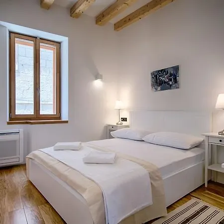 Glorija Apartment *