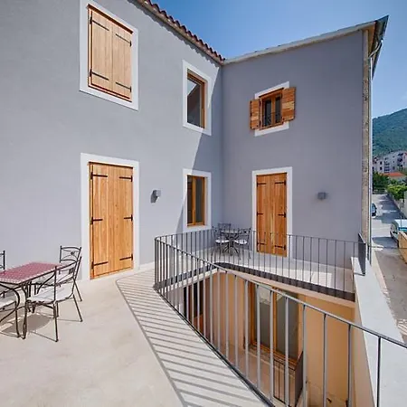 Glorija Apartman *
